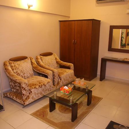 Royal Inn Hotel Karachi Exterior photo